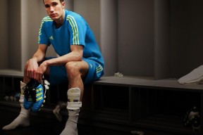 希腊女篮在国际比赛中稳步提升，迈向奥运