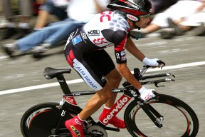 中国足球联赛球迷互动体验升级，中国足球队官网商城